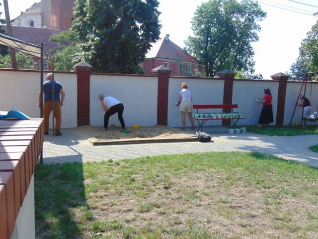 DSC05838 Malowanie ogrodzenia 2018