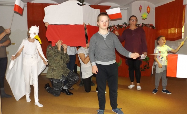 przedstawienie nasz orze nasza duma