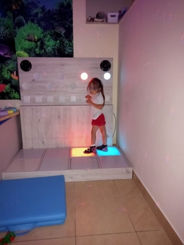 224994224_559834705053390_5396964962427636144_n (600×800) NIE JESTEŚ SAM - SALA DOŚWIADCZANA ŚWIATA