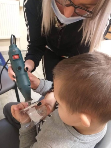 jesienne drzewka i unikatowe szklaneczki
