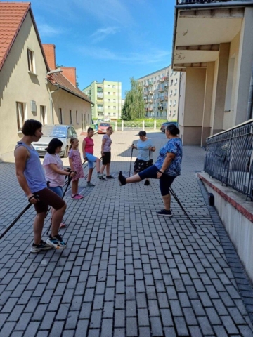 NORDIC WALKING