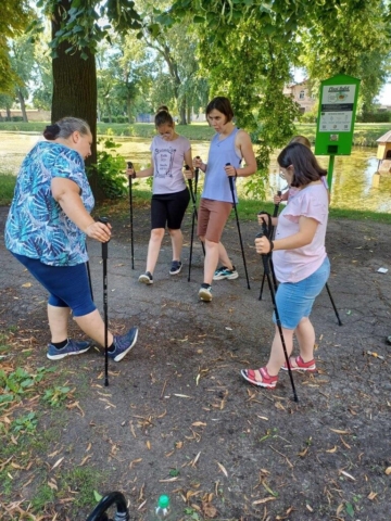 NORDIC WALKING